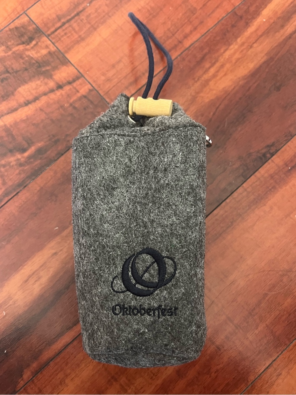 Lufthansa German Airline Oktoberfest Business Class Amenity Kit Bag